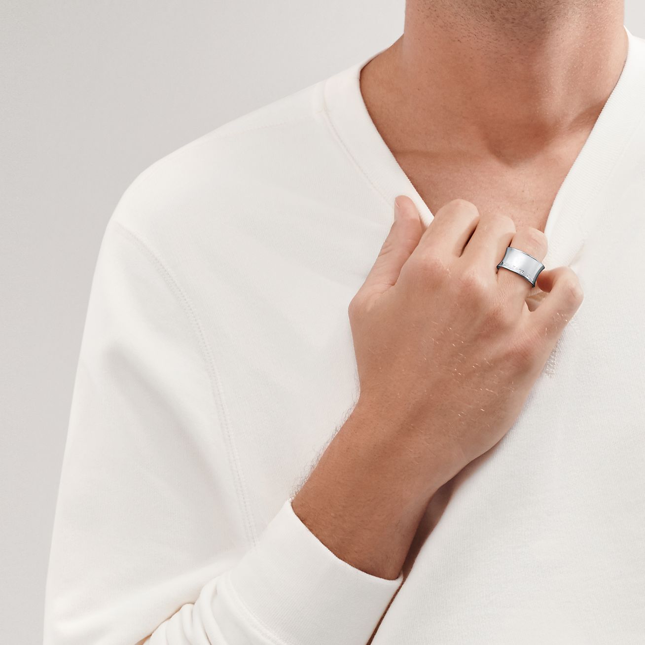 Tiffany 1837™ wide ring in sterling silver. | Tiffany & Co.