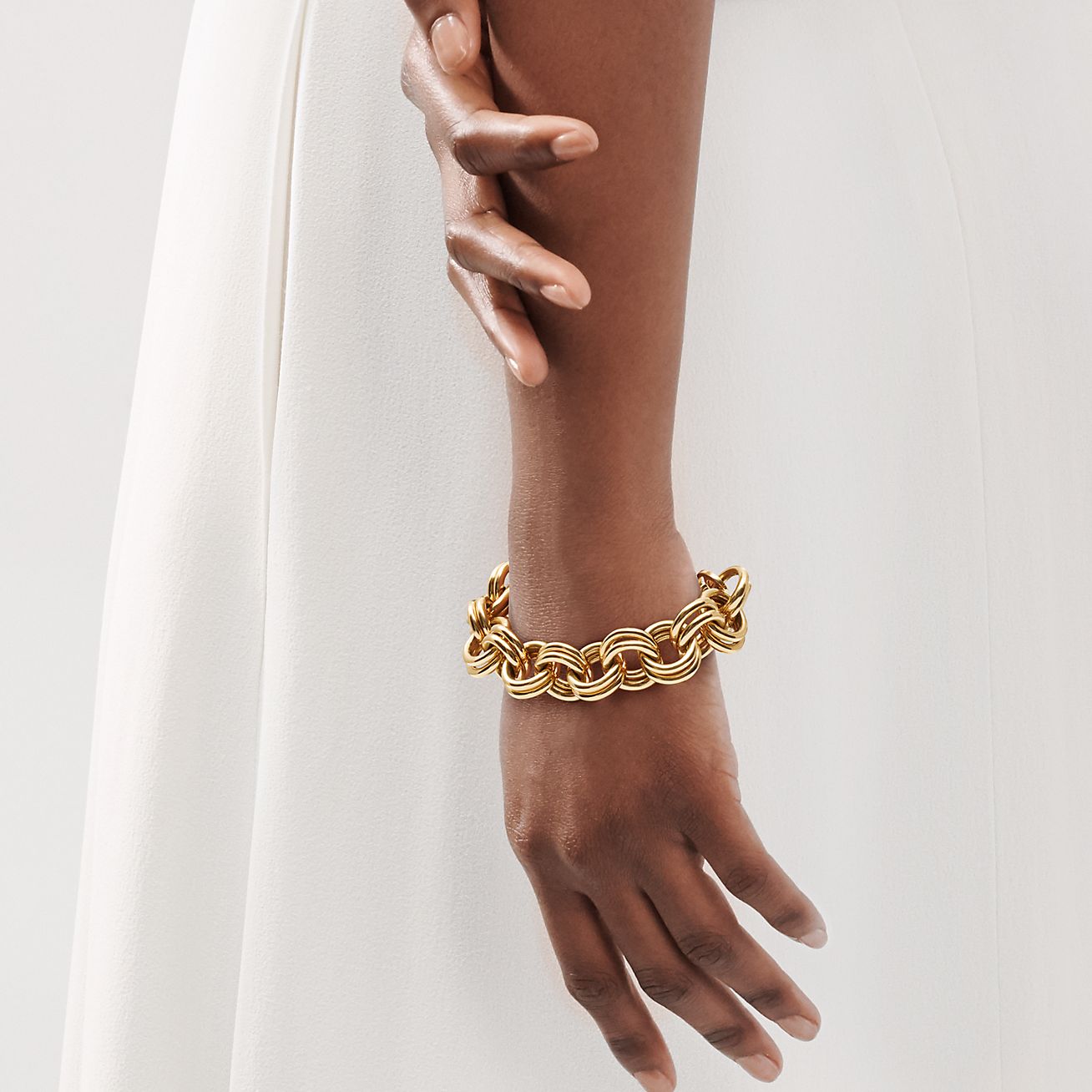 【Yellow GOLD】Tiffany & Co. ワイヤー ゴールド ブレスレット Tiffany & Co. Schlumberger ゴールド ブレスレット | Tiffany & Co.