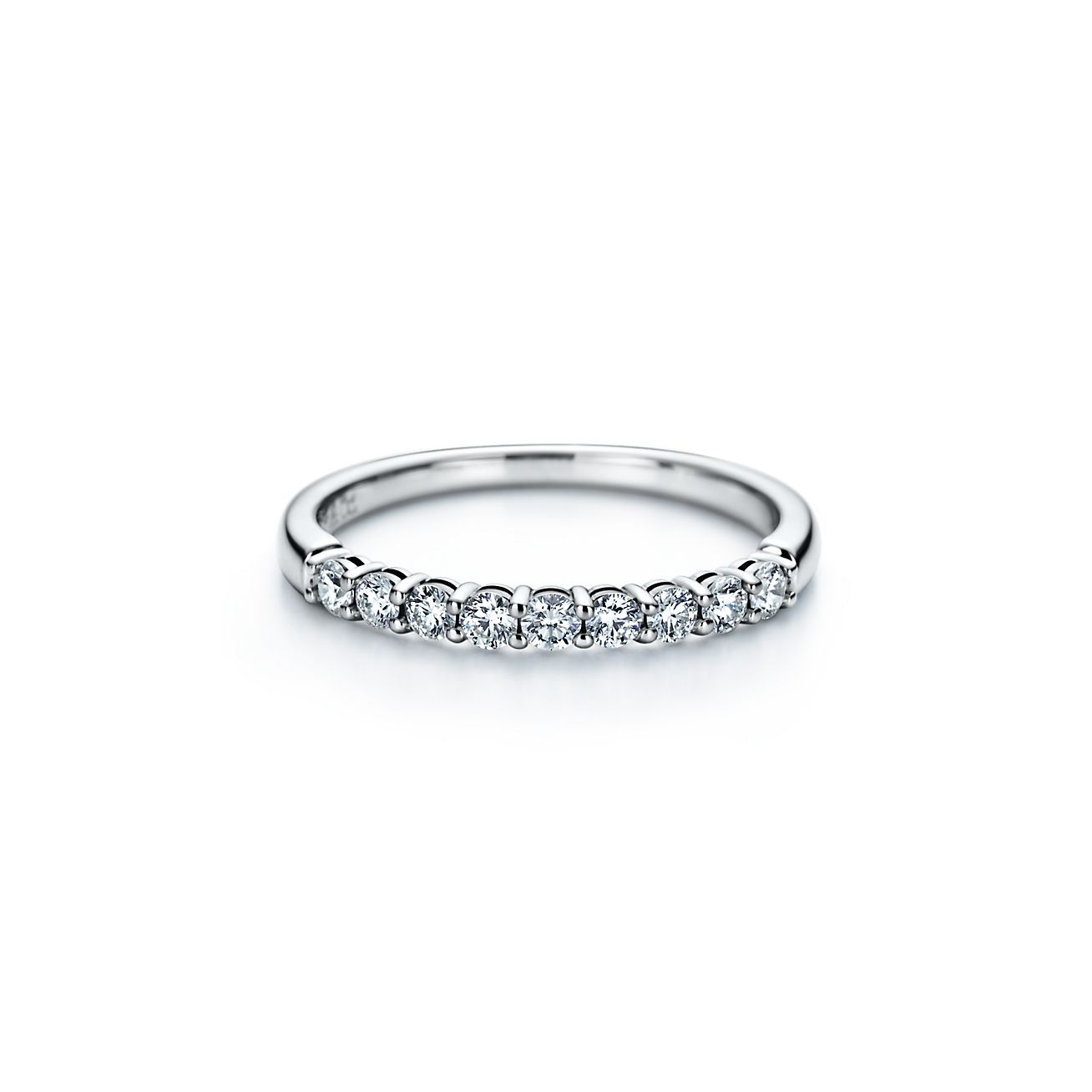 Tiffany & Co.® band ring in 18k gold with diamonds, 3 mm. | Tiffany & Co.