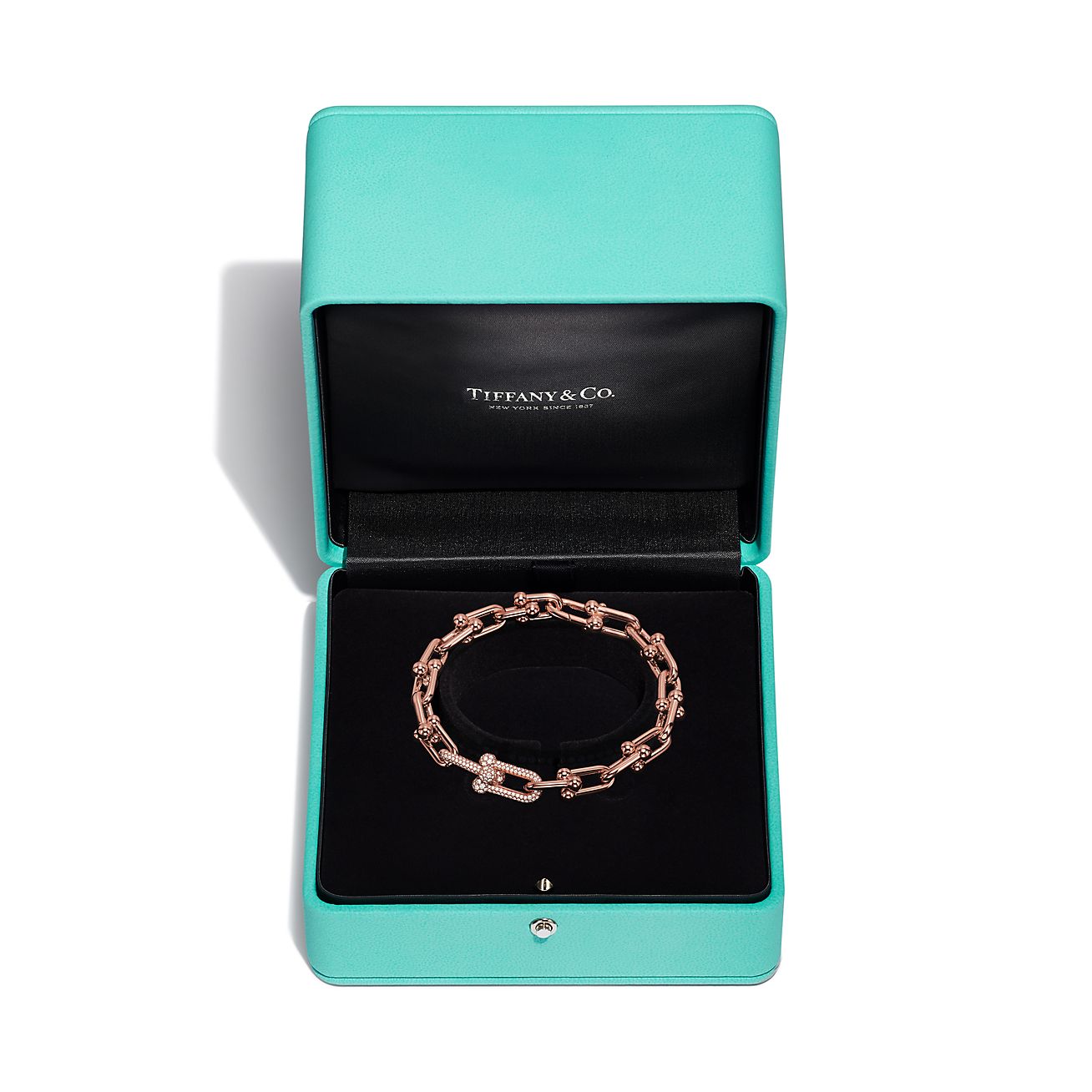 Tiffany HardWear 玫瑰金鑲鑽石中號扣環手鏈| Tiffany & Co.