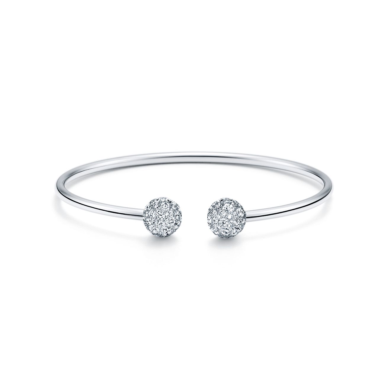 Vlucht Nat Besmetten Tiffany HardWear ball wire bracelet in 18k white gold with diamonds,  medium. | Tiffany & Co.