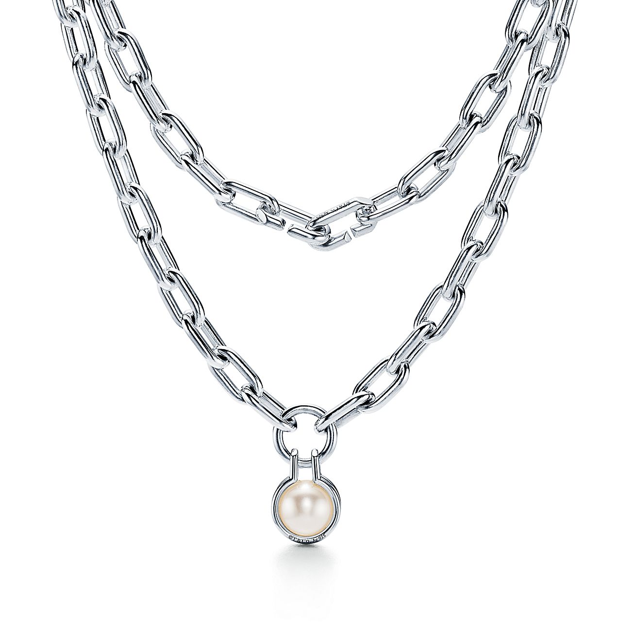 Tiffany HardWear freshwater pearl necklace in sterling silver. | Tiffany &