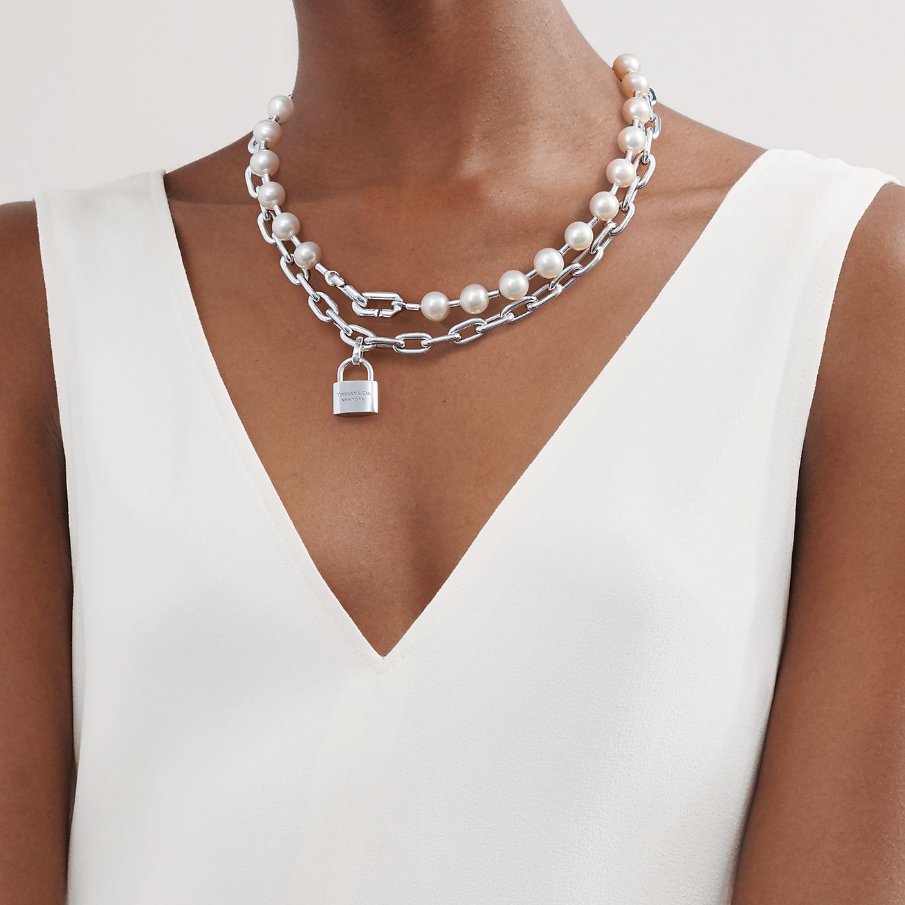 Tiffany HardWear Pearl Lock Necklace in 