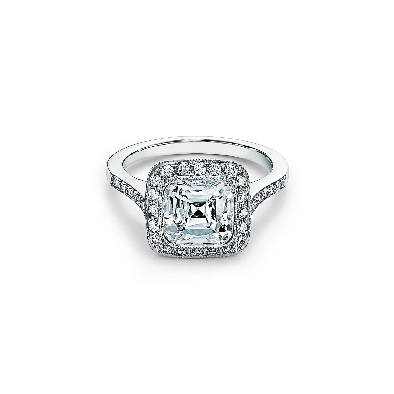Tiffany Legacy® 鉑金鑽石環訂婚戒指