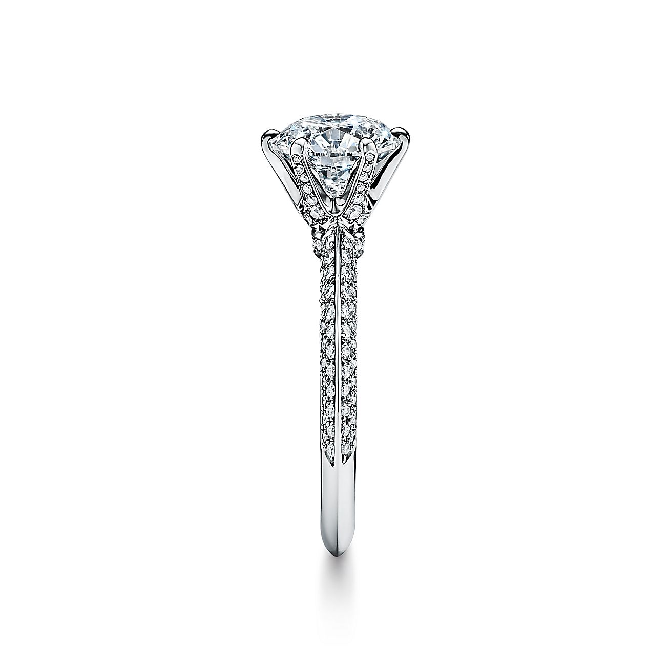 Tiffany Setting S Brilliantami Pave Samoe Znamenitoe Pomolvochnoe Kolco Tiffany Co
