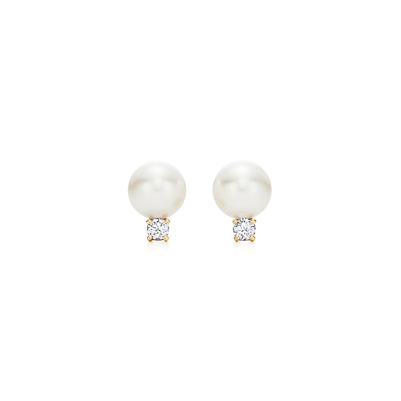 Tiffany Signature® Pearls earrings in 
