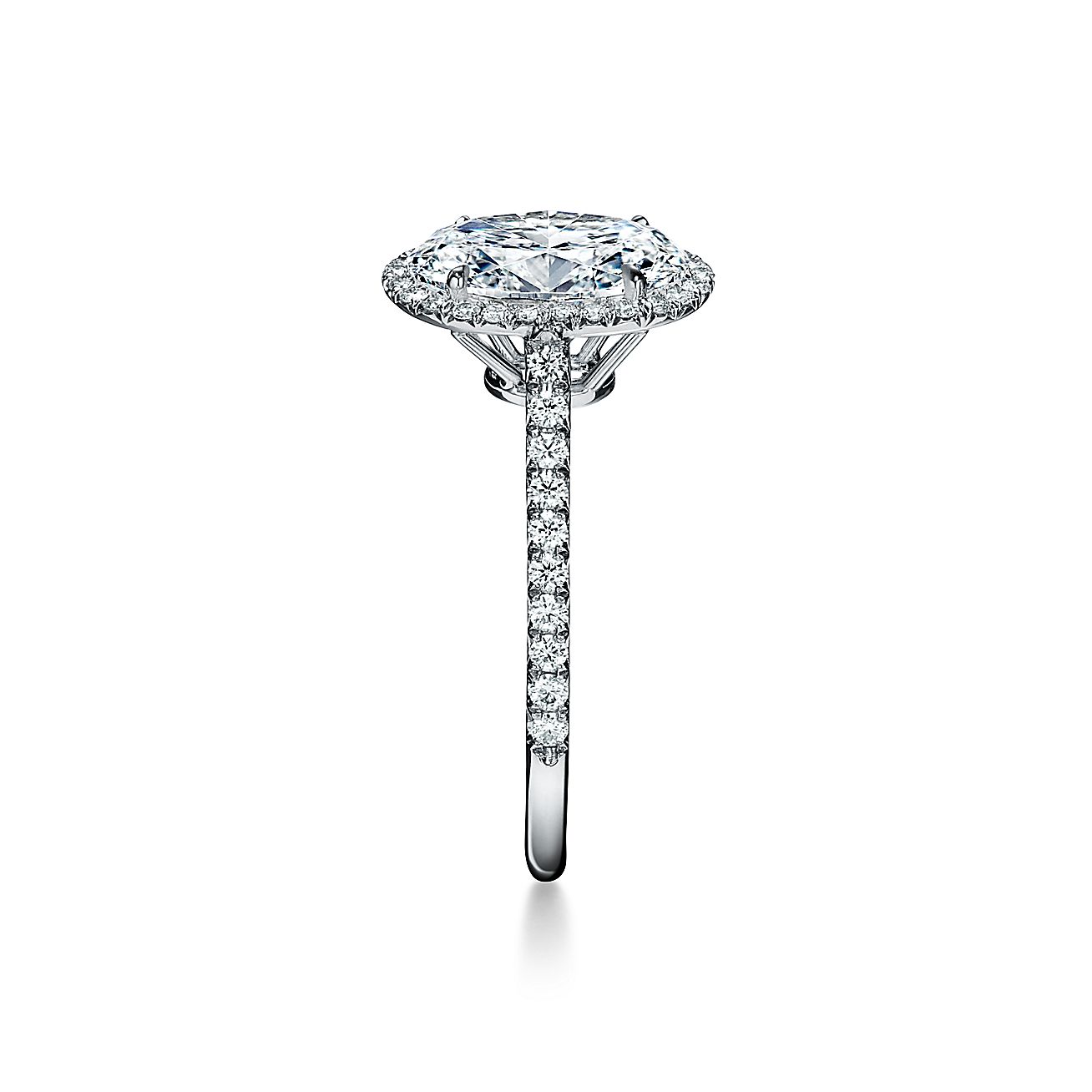 Pomolvochnoe Kolco Tiffany Soleste Iz Platiny S Ovalnym Oreolom Iz Brilliantov Tiffany Co