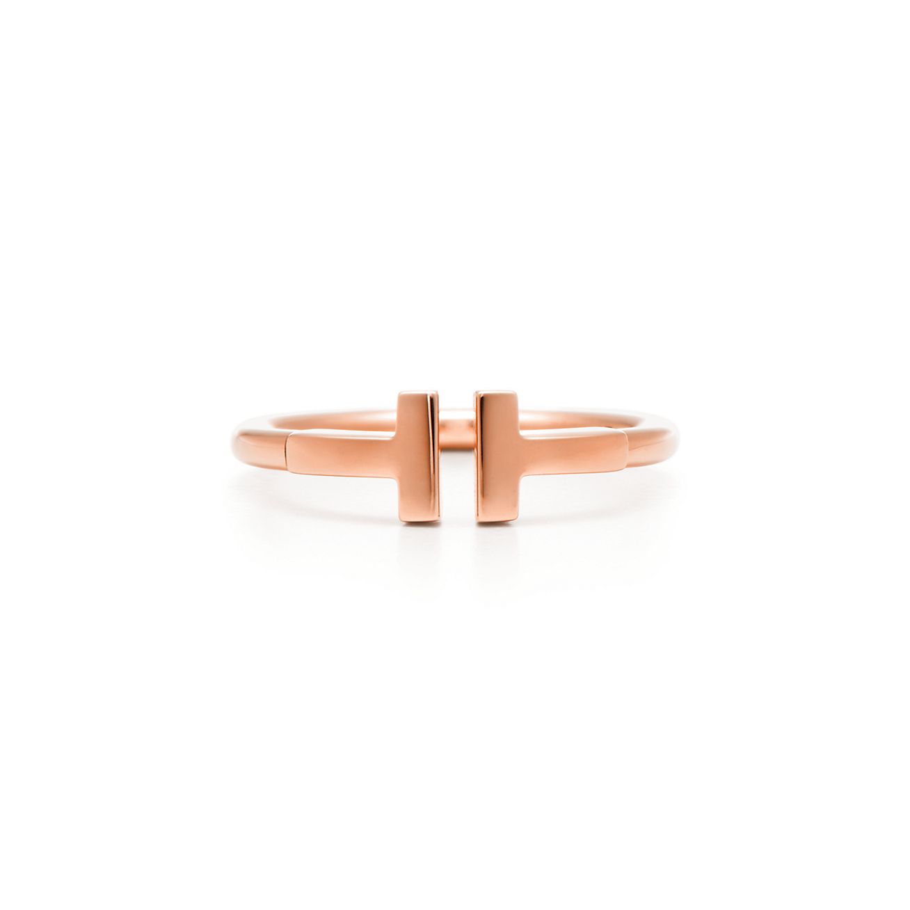 Anillo delgado de Tiffany T en oro rosa de 18k. Tiffany Co