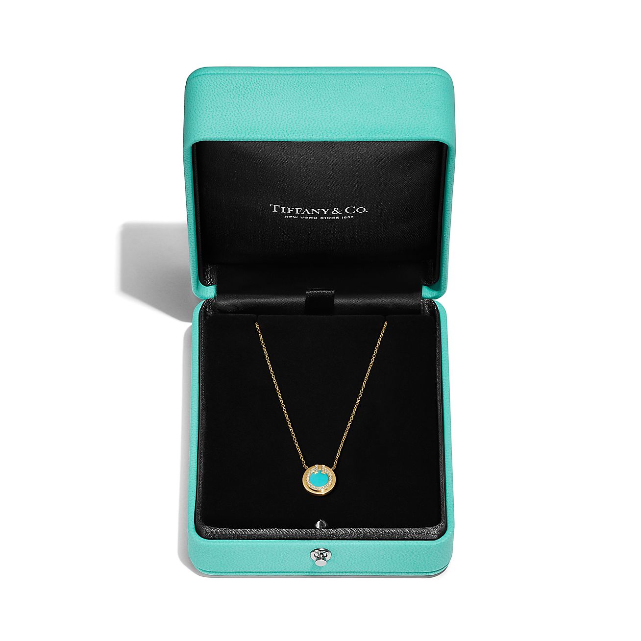 Tiffany T diamond and turquoise circle pendant in 18k gold, small 