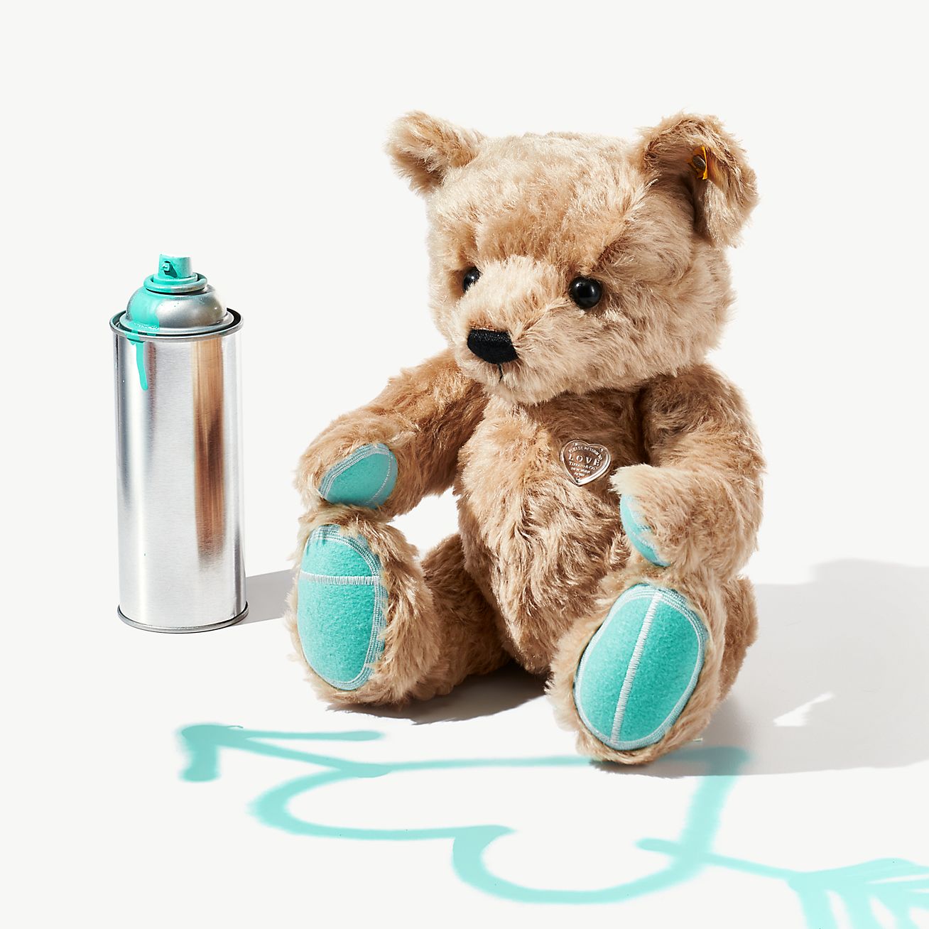Tiffany™ Love classic teddy bear 