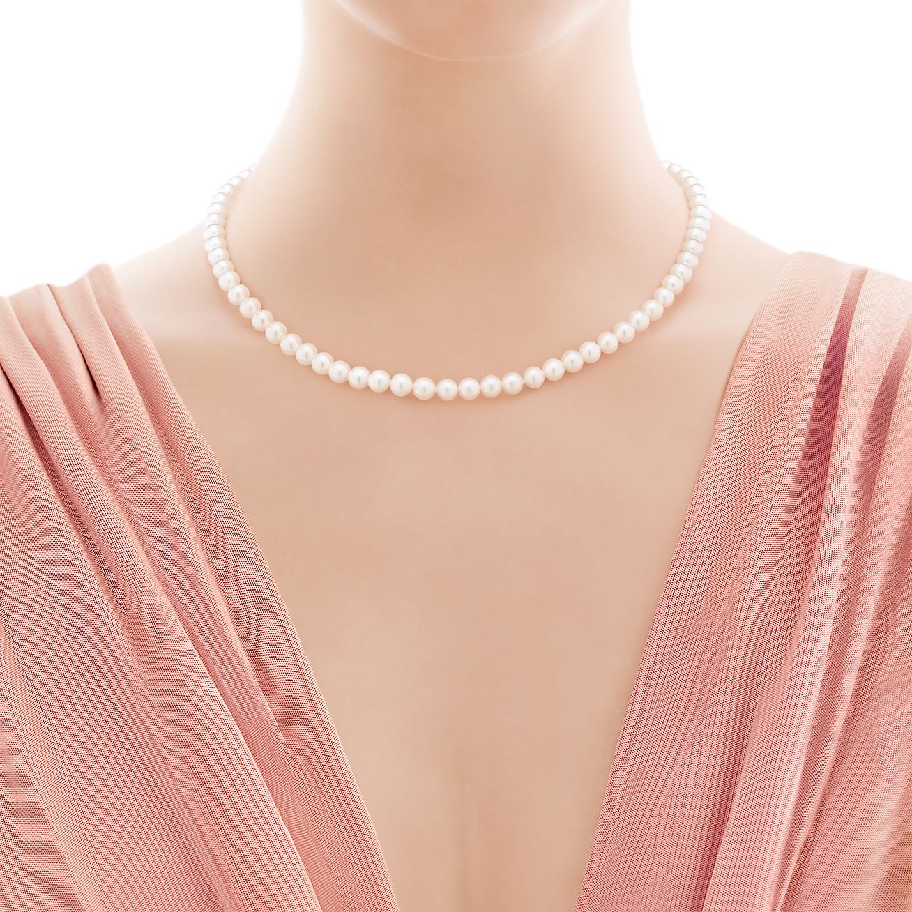 Tiffany South Sea Noble pendant in platinum with a cultured pearl and a  diamond. | Tiffany & Co.