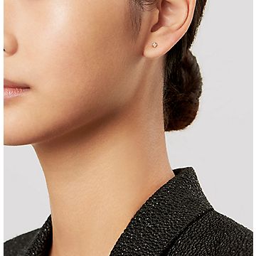 ダイヤモンド バイ ザ ヤード™ ピアス イエローゴールド | Tiffany & Co.