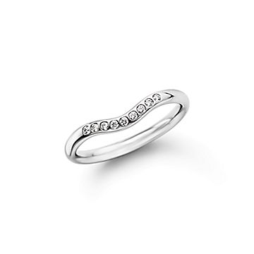 エルサ・ペレッティ カーブド バンドリング ダイヤモンド | Tiffany & Co