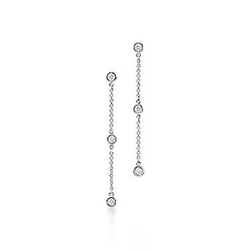 ダイヤモンド バイ ザ ヤード™ ドロップ ピアス プラチナ | Tiffany & Co.