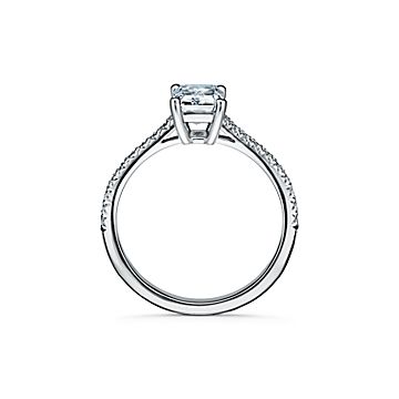 新品仕上げ ティファニー ノヴォ エメラルド カット ダイヤ PT 9号 ティファニー ノヴォ™ エメラルド カット エンゲージメント リング