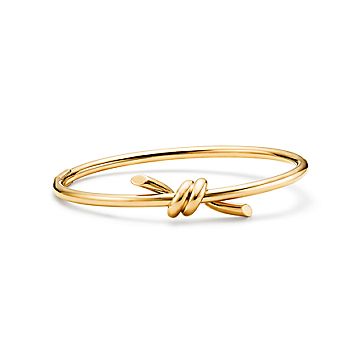 ティファニー ノット ワイヤー バングル イエローゴールド | Tiffany & Co.