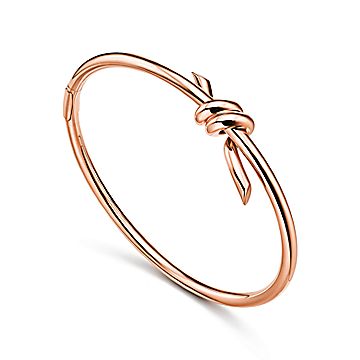 ティファニー ノット ワイヤー バングル ローズゴールド | Tiffany & Co