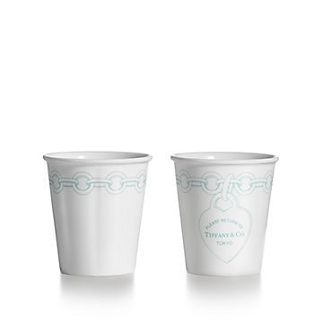 リターン トゥ ティファニー™ エッチング コーヒーカップ ボーンチャイナ、2個セット | Tiffany & Co.