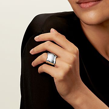 エルサ・ペレッティ™ ボーン リング スターリングシルバー | Tiffany & Co.