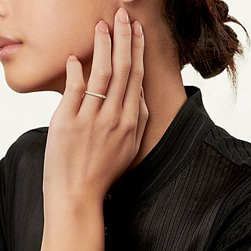 ティファニー トゥギャザー ミルグレイン バンド リング ローズゴールド ＆ プラチナ | Tiffany & Co.