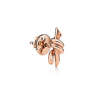 ティファニー ノット ピアス ローズゴールド（スモール） | Tiffany & Co