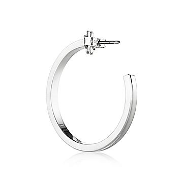 ティファニー 1837™ フープ ピアス（ミディアム）シルバー | Tiffany & Co 