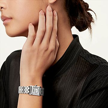 ＊24年新作＊Tiffany ブルー 20 mm ユニオン スクエア ウォッチ ティファニーブルー”を纏った新作時計が登場。世界でいちばん