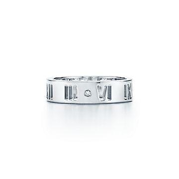 Atlas® pierced ring in 18k white gold 