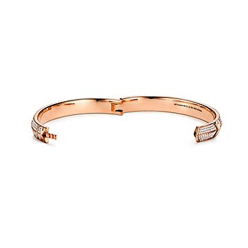 Atlas™ X Closed Wide Hinged Bangle in Rose Gold with Pavé Diamonds 