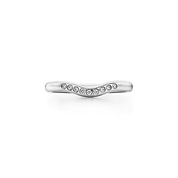 Elsa Peretti™ curved band ring with diamonds in platinum, 2 mm 