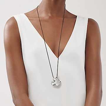 Elsa Peretti® Full Heart pendant in 