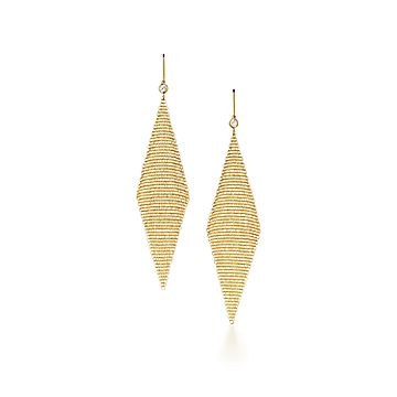 glamorous and elegant Tiffany & Co. Elsa Peretti 18kt gold mesh