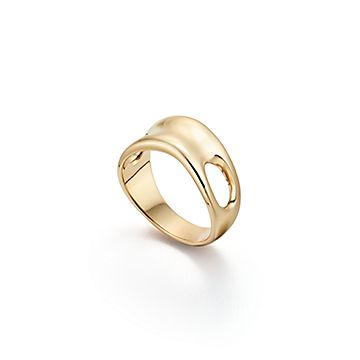 Elsa Peretti® open side ring in 18k gold. | Tiffany & Co. US