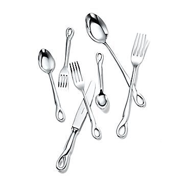 Elsa Peretti® Padova™ feeding spoon in sterling silver.