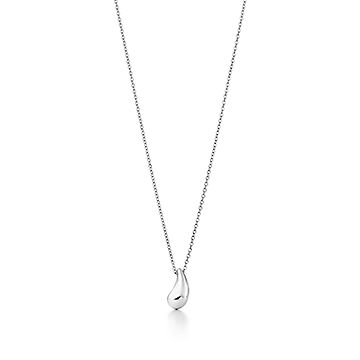 Elsa Peretti™ Teardrop pendant in sterling silver. | Tiffany & Co.