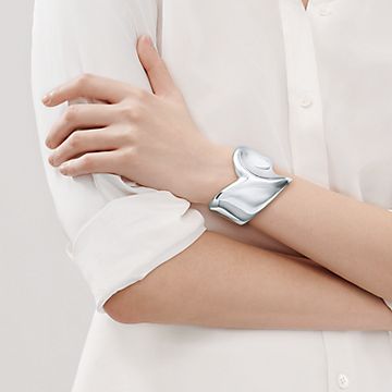 【Tiffany & Co】Elsa Peretti Wing カフ Elsa Peretti® Wing cuff in sterling silver, medium