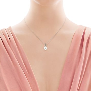 Paloma Picasso Olive Leaf Pendant In Sterling Silver With A - Tiffany Olive Leaf Pearl Pendant Paloma Picasso Olive Leaf Pendant In Sterling Silver With A - Tiffany Olive Leaf Pearl Pendant