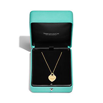 Return to Tiffany™ Heart Tag Pendant in Yellow Gold | Tiffany & Co