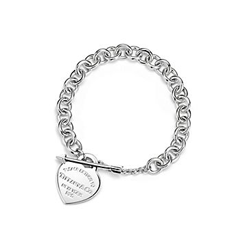 Tiffany T wire bracelet in 18k rose gold, small. | Tiffany & Co.