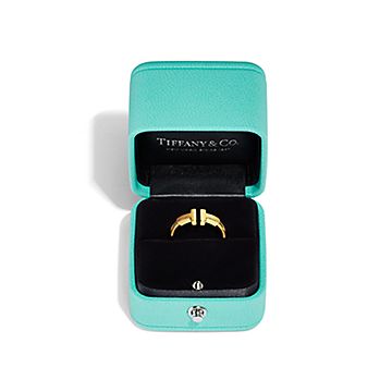ティファニー T ワイヤー リング 18K ゴールド | Tiffany & Co.