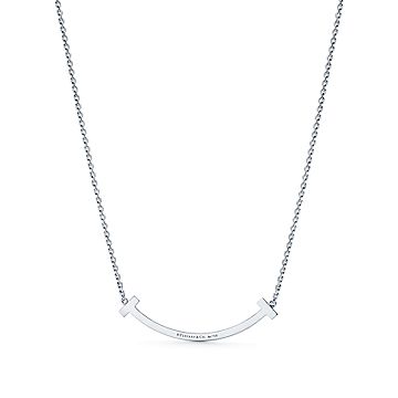 ティファニー T（ミディアム）スマイル ペンダント ダイヤモンド 18K ホワイトゴールド | Tiffany u0026 Co.