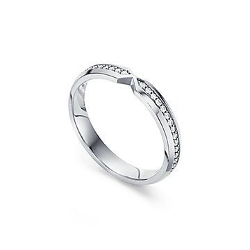 The Tiffany® Setting Diamond Nesting Narrow Band Ring