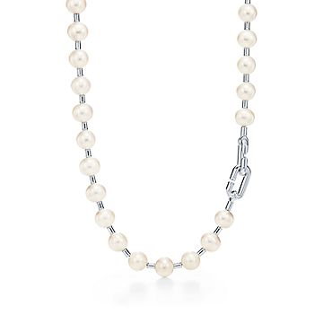 half black half white pearl necklace