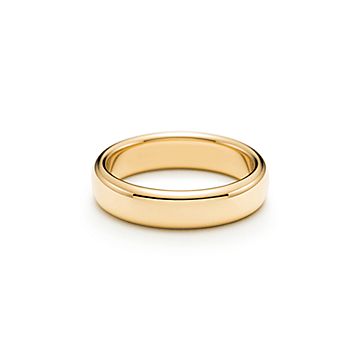 Aliança de casamento Tiffany Classic™ em ouro 18k, 4,5 mm de largura. |  Tiffany \u0026 Co.