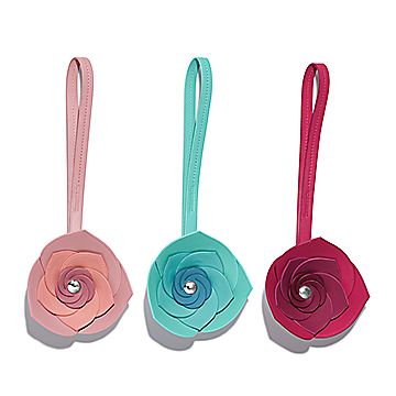 TIFFANY & CO.® フラワー バッグ チャーム ティファニー ブルー レザー  