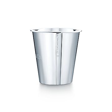 Tiffany Cups 純銀紙杯。| Tiffany & Co.