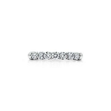 Tiffany Embrace® band ring in platinum 