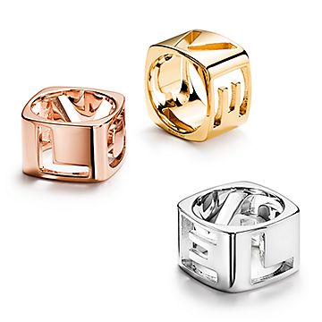 Tiffany Era Scarf Ring in Rose Gold-plated Metal | Tiffany