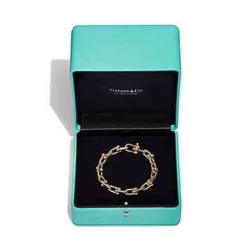 Tiffany HardWear Medium Link Bracelet in Yellow Gold | Tiffany