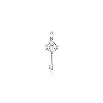 Fleur de lis hot sale necklace tiffany